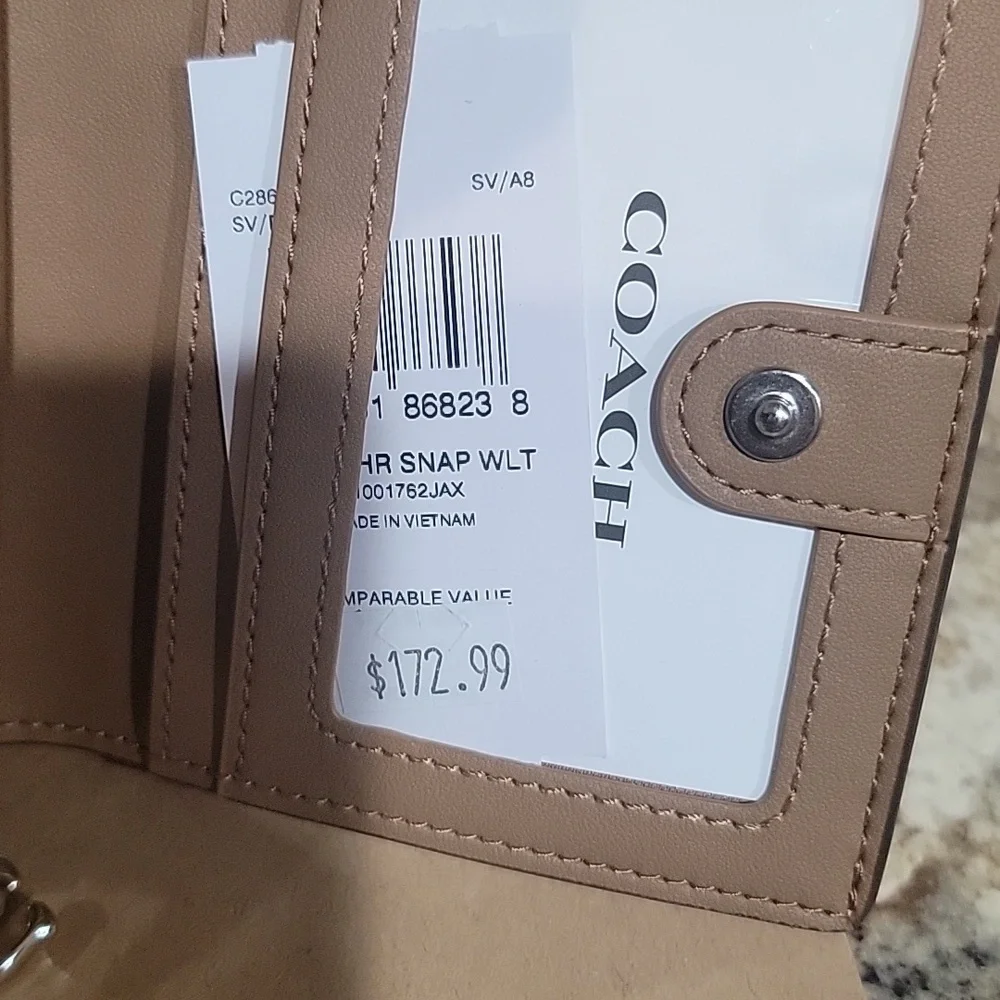 COACH NWT SNAP WALLET